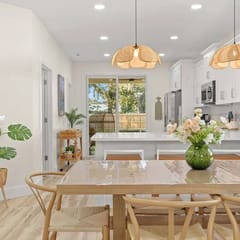 Encanto — A Cheerful Coastal Getaway in Full Bloom