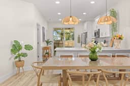 Encanto — A Cheerful Coastal Getaway in Full Bloom