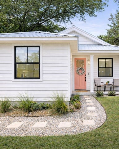 Cozy Cottage Exterior